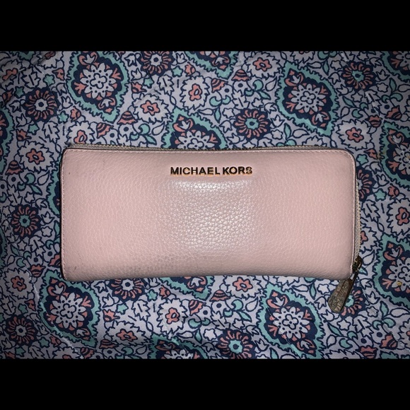 michael kors hand wallet